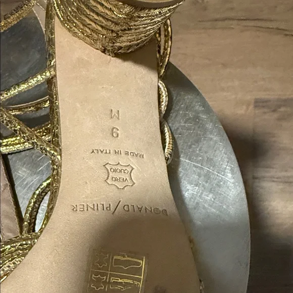 Pre-Owned Donald J. Pliner Gold Strappy Block Heels - Picture 14 of 16